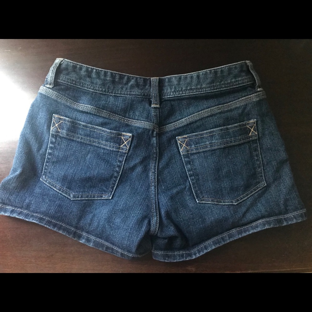 Low waist stretch blue jean shorts